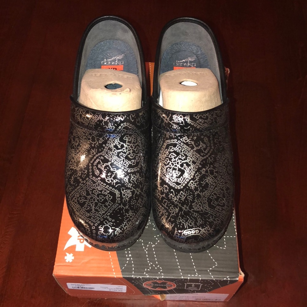 Dansko Pro XP Patent in Motif